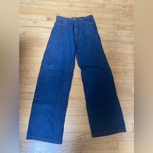 Zara great light weight jeans. Elastic waist. Zipper front. Size 4